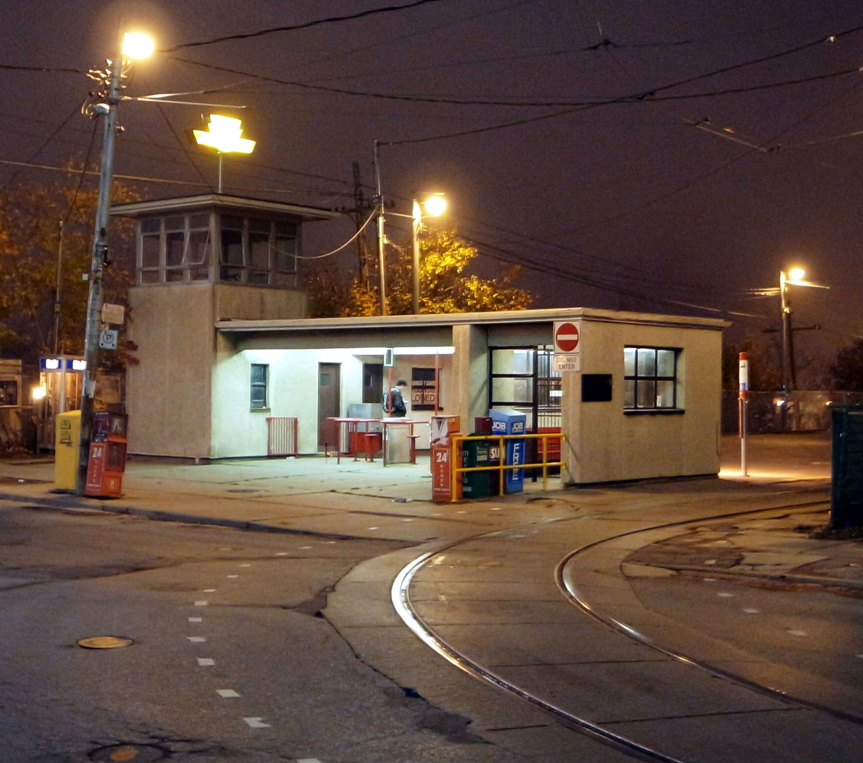 Dufferin Loop after dark. Treat arrival like a stadium night: extra time, then a short walk. The drinks queue inside is slower than this platform.